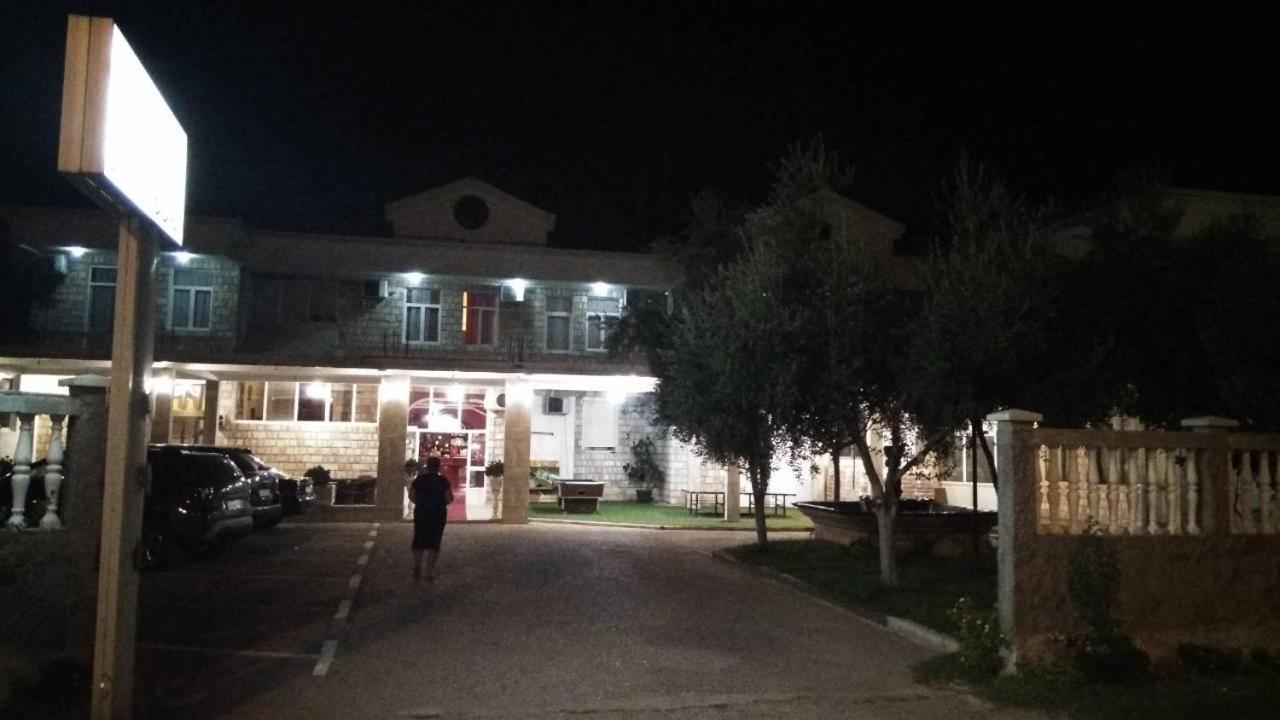 Hotel Lovcen Podgorica Exteriör bild
